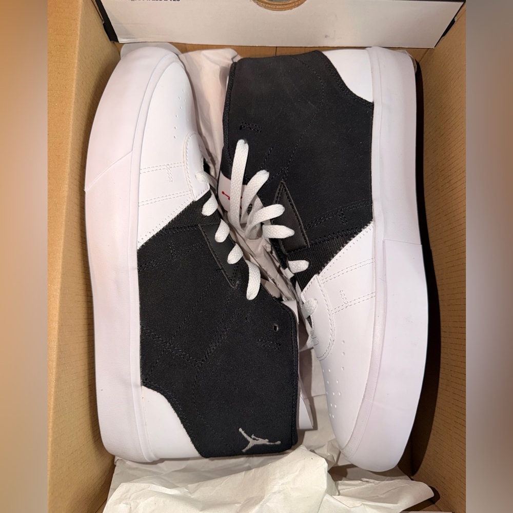 Nike Air Jordan Series Mid Shoes